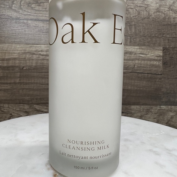 Oak Essentials Nourishing Cleansing Milk 150ml / 5fl oz Bottle - Picture 2 of 6